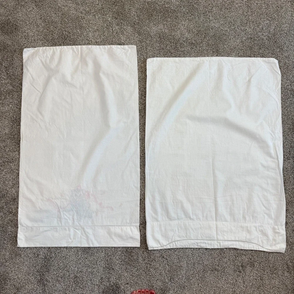 Vintage Hand Embroidered Pillowcase Set Kitten in Shoe Ivy Scalloped Edge White‎